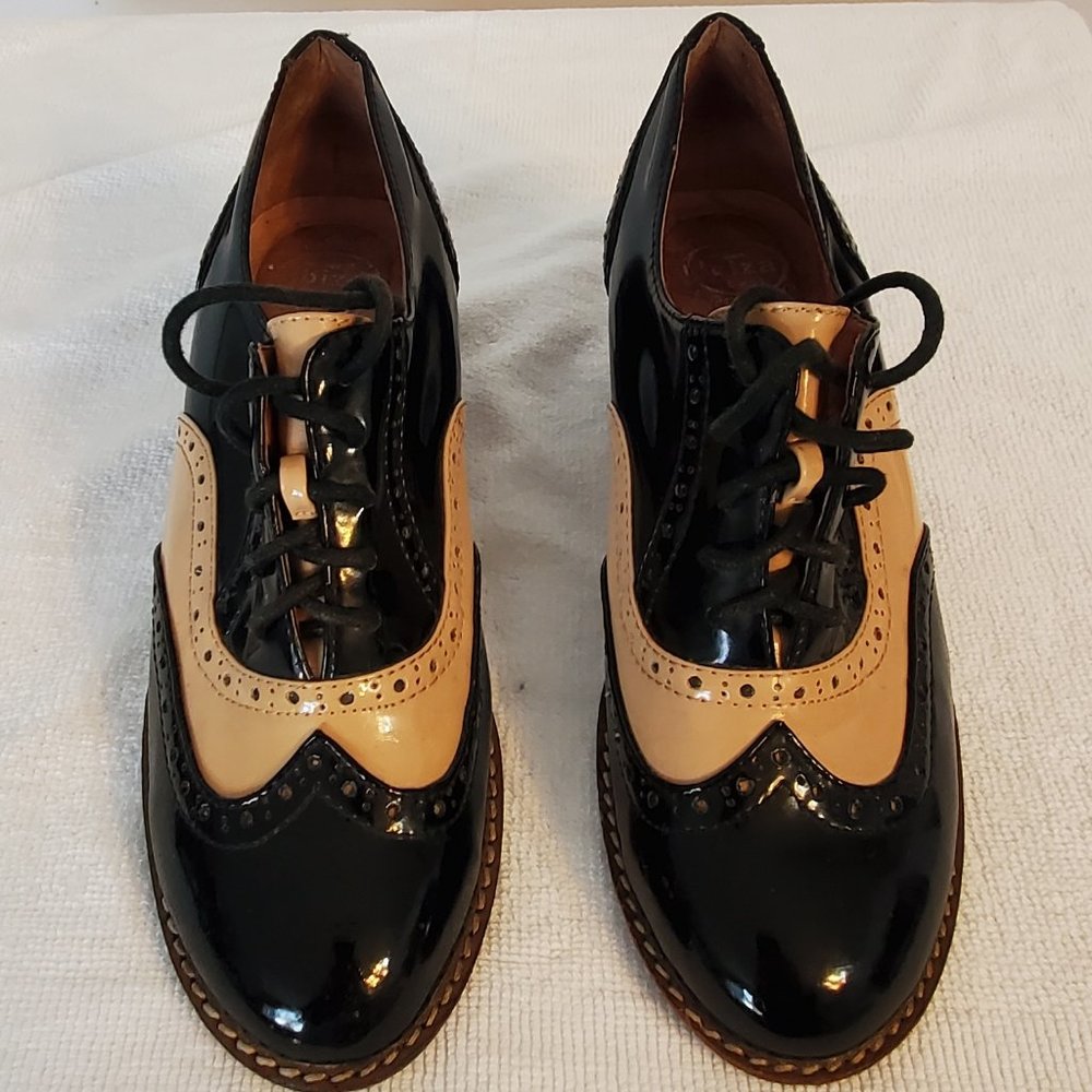 Jeffery Campbell   size 6.5 shoes  Black & Cream